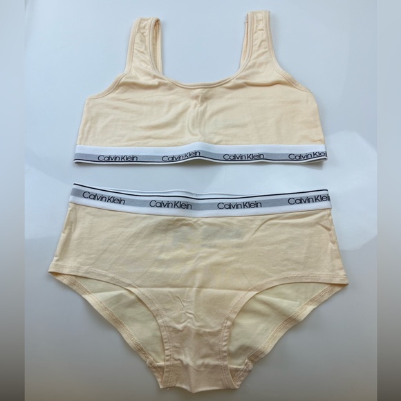 Calvin Klein Bralette and Panty Set N217-42 - Picture 2 of 4